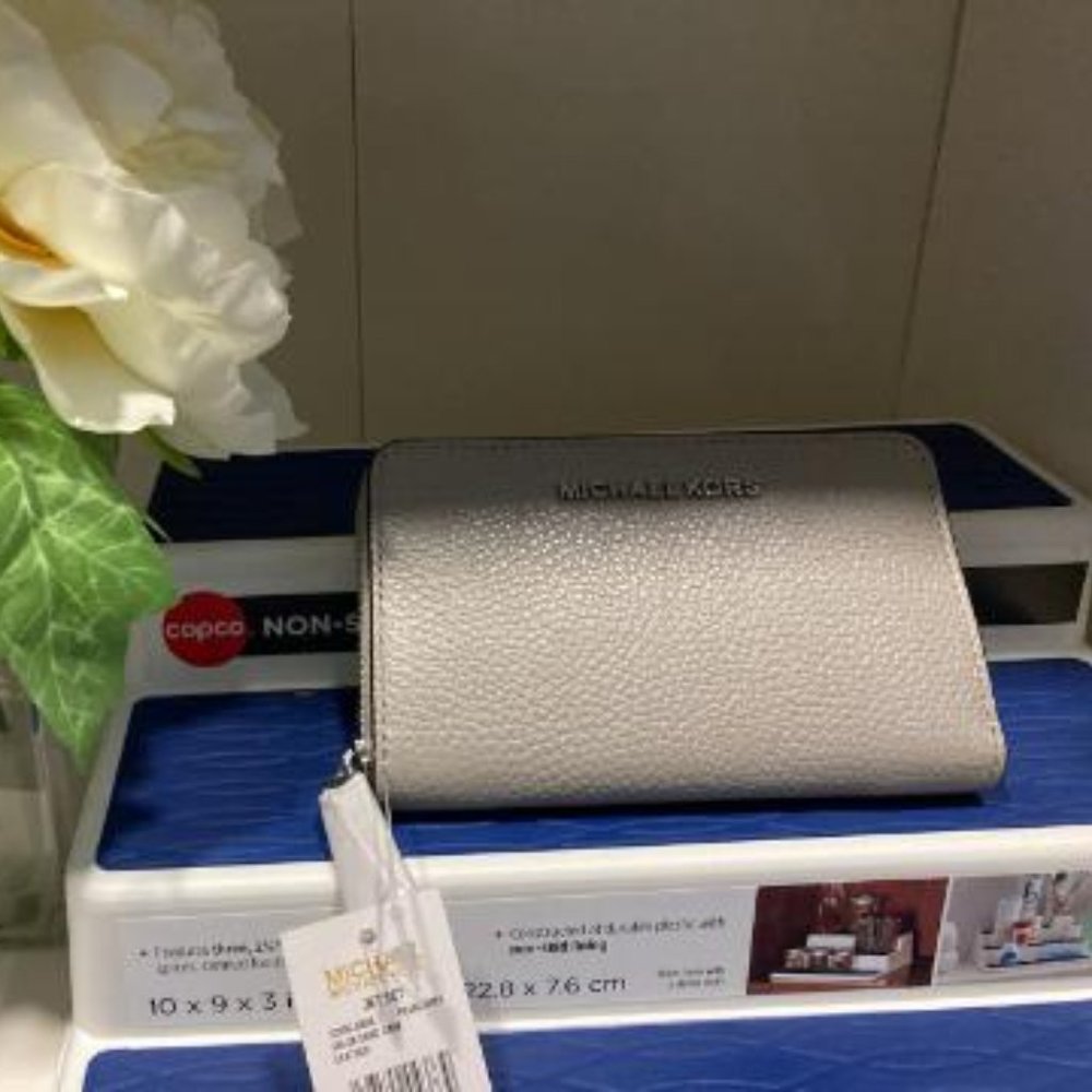 Ladies Leather change purse (Michael Kors) Jet Set